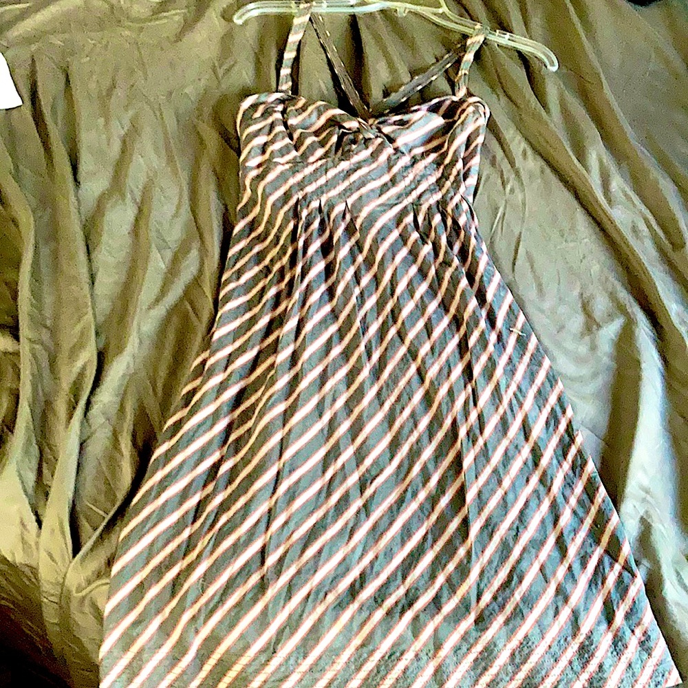 AE stripped shoulder convertible strapped dress
